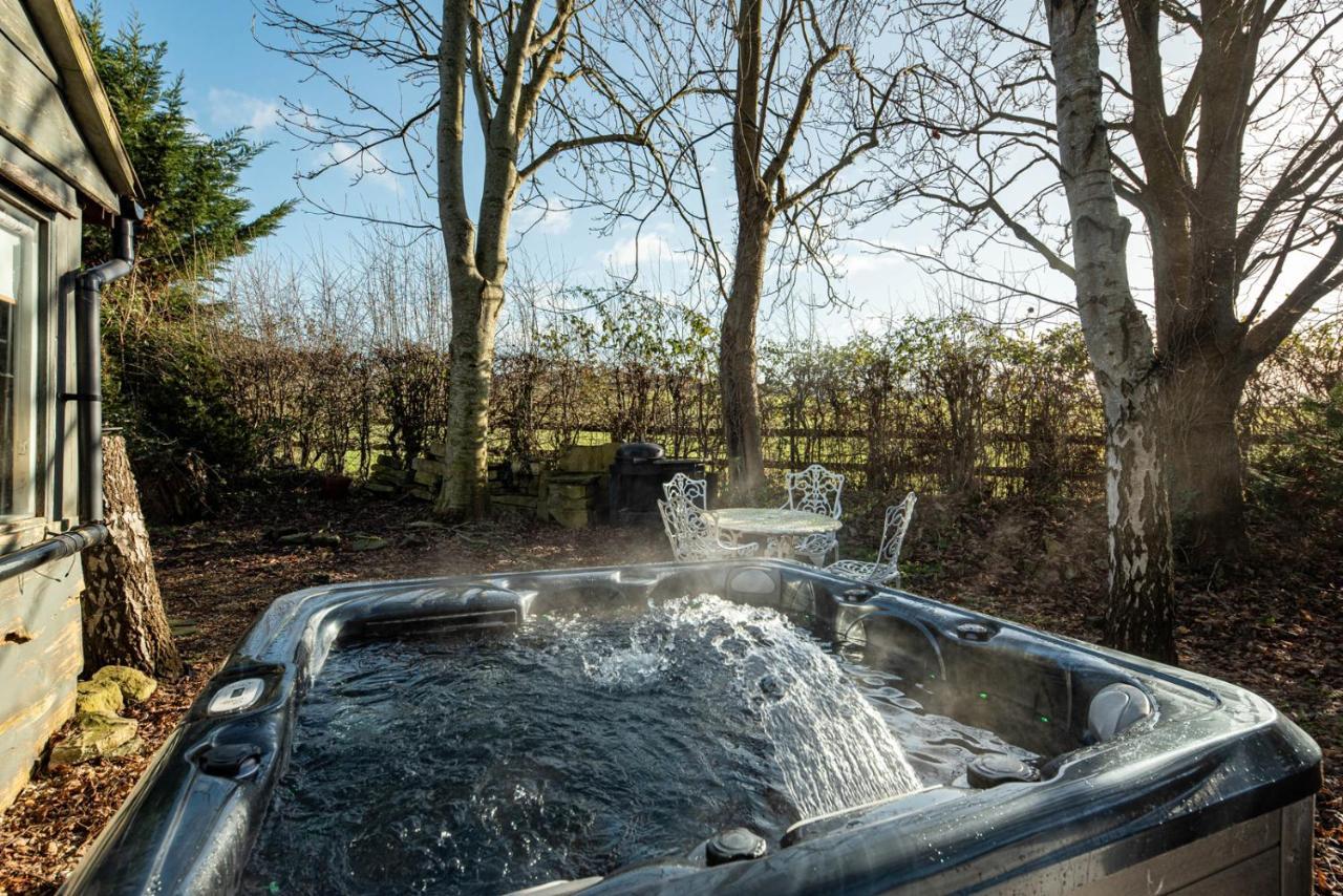 Villa The West Barn Near Bath, Sleeps 24 And 2 Hot Tubs Bristol Exterior foto