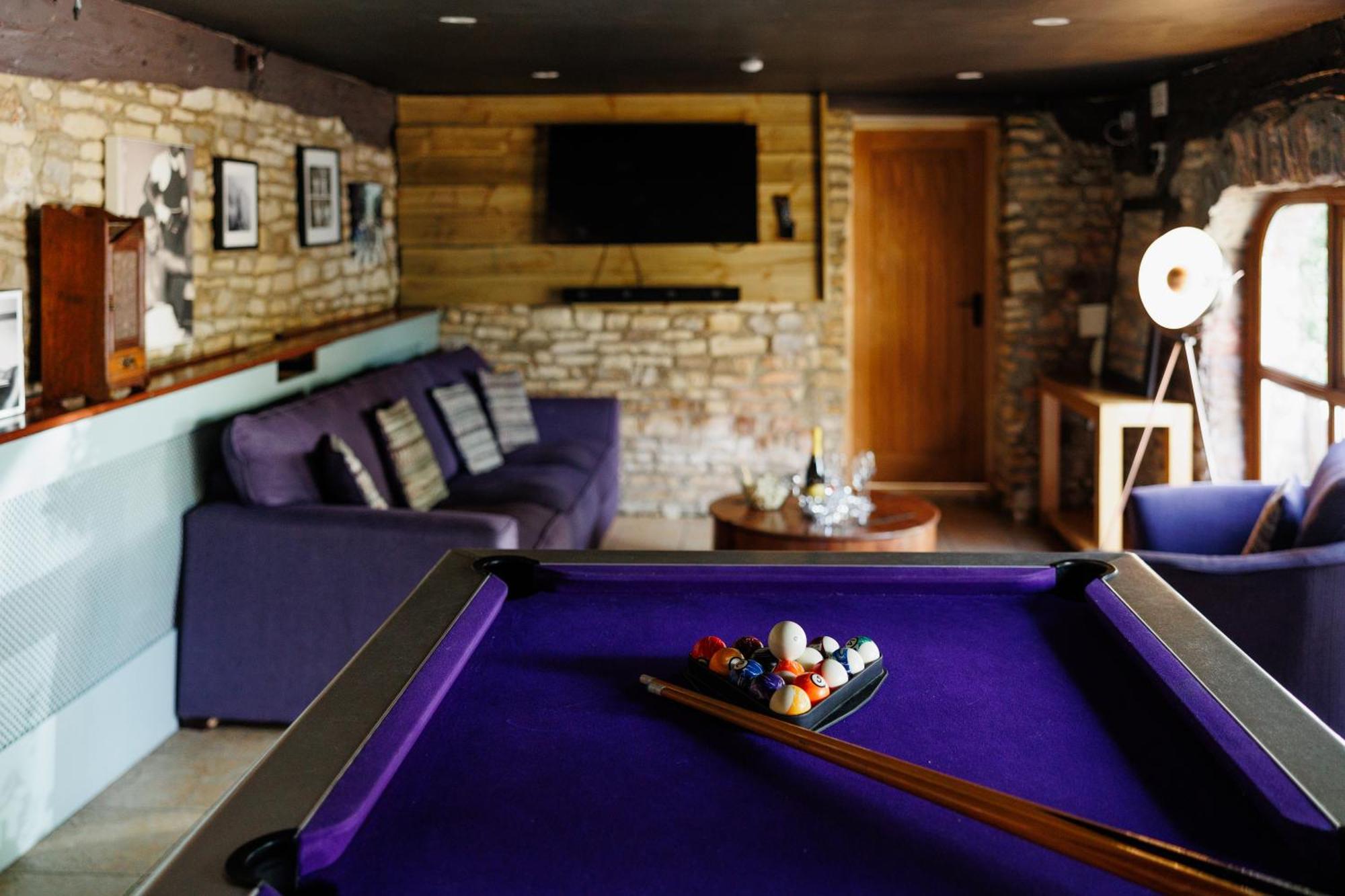 Villa The West Barn Near Bath, Sleeps 24 And 2 Hot Tubs Bristol Exterior foto
