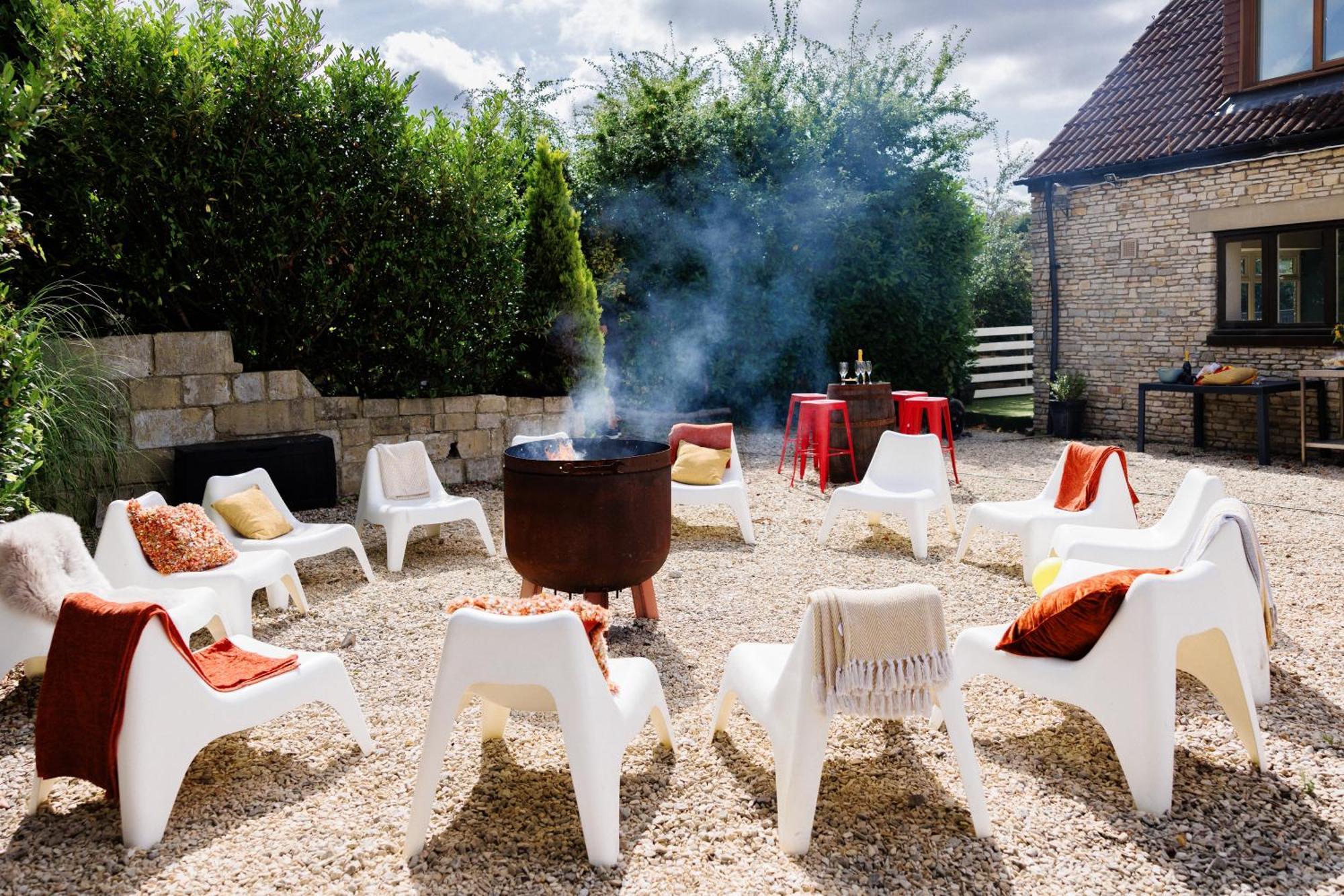 Villa The West Barn Near Bath, Sleeps 24 And 2 Hot Tubs Bristol Exterior foto