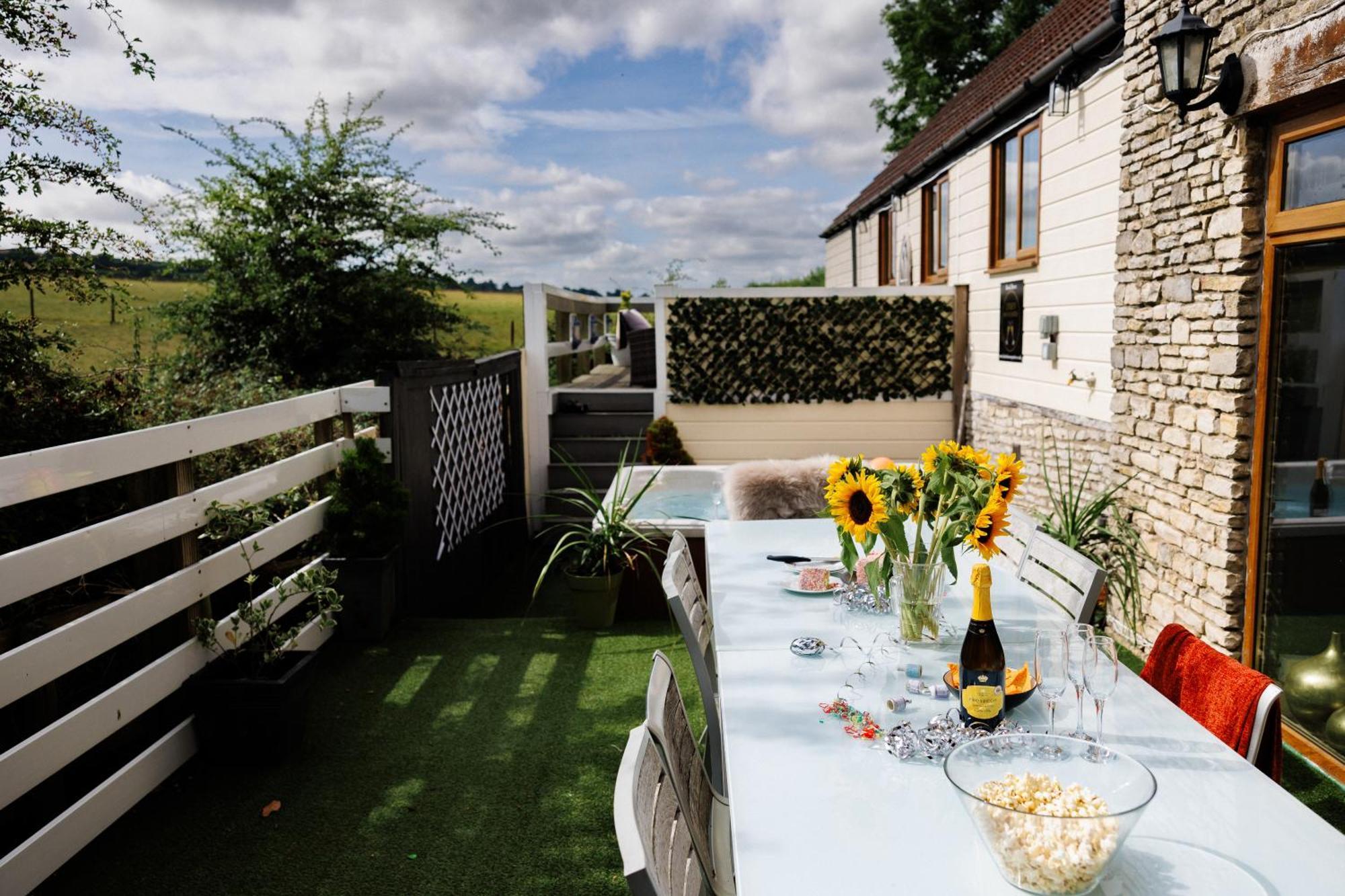Villa The West Barn Near Bath, Sleeps 24 And 2 Hot Tubs Bristol Exterior foto
