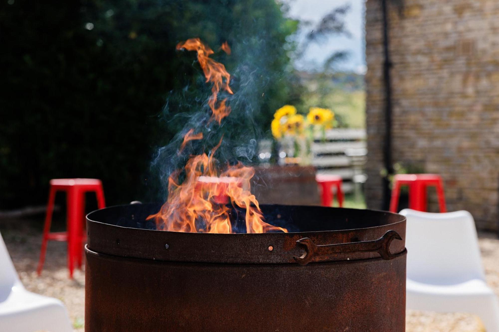 Villa The West Barn Near Bath, Sleeps 24 And 2 Hot Tubs Bristol Exterior foto